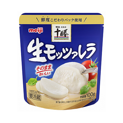 明治北海道十勝生莫扎雷拉明治乳制品包裝設(shè)計(圖1)