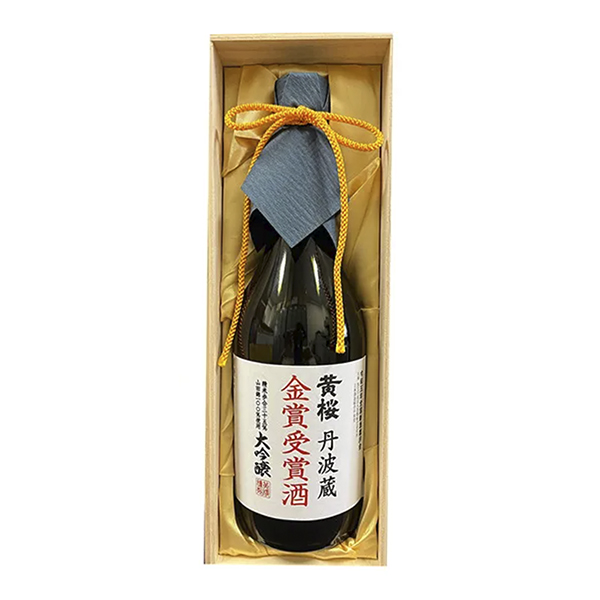 包裝設(shè)計(jì)欣賞丹波藏大吟釀酒獎(jiǎng)獲獎(jiǎng)酒(黃櫻) (圖1)